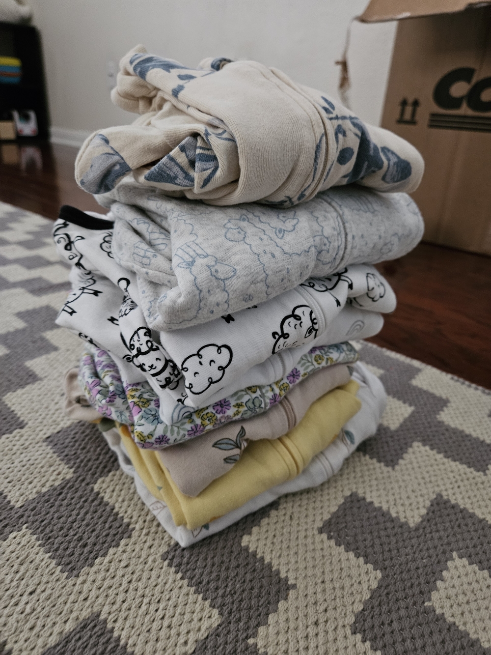 Carters (9) & Wonder Nation (1) BUNDLE OF 10 PAJAMAS 6-9M - Picture 5 of 13